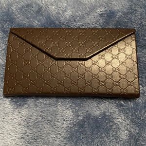 𝓖𝓾𝓬𝓬𝓲 clutch | sunglass case